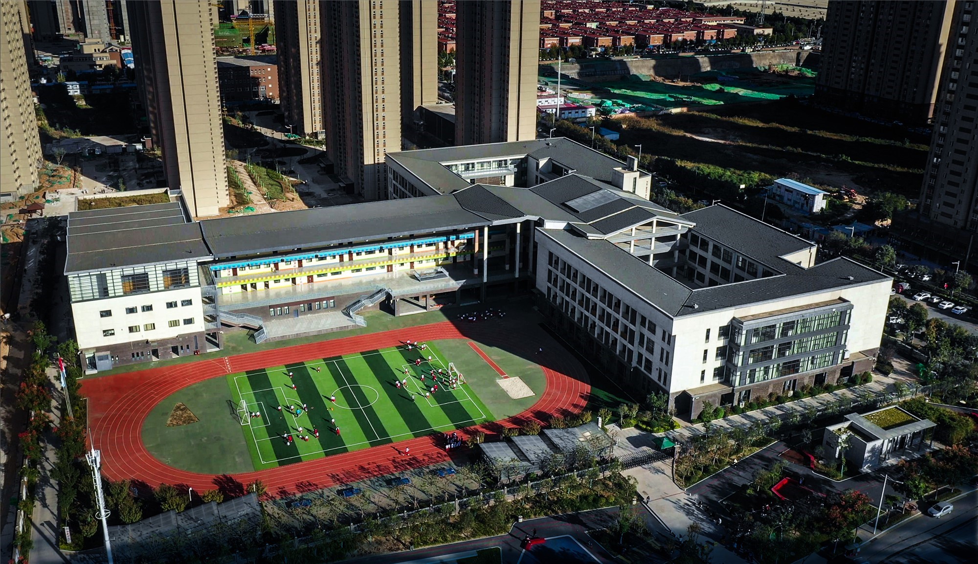 西安高新創匯社區C區小學（現更名為西安高新第九小學）